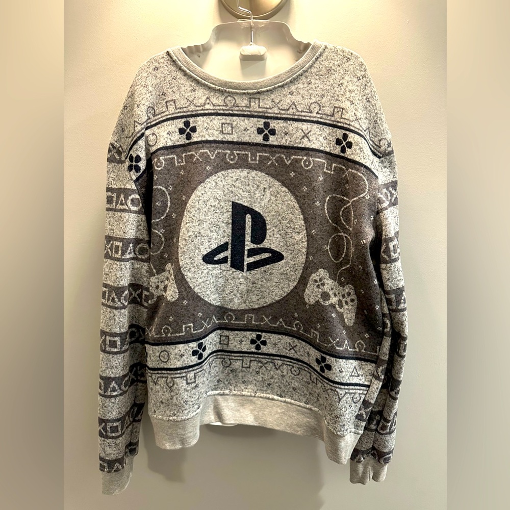 Sony PlayStation Men’s Long sleeve knit sweater size Large